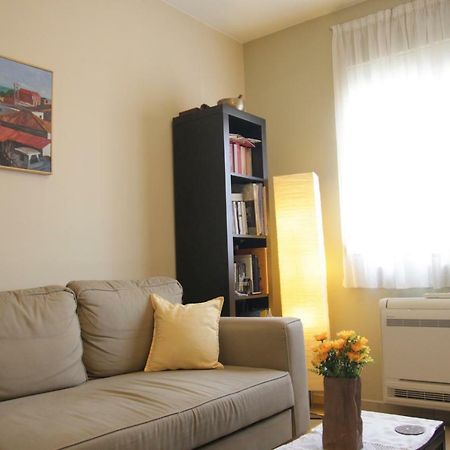 Sunny Apartment In The Heart Of Athens Preview Listing Екстериор снимка